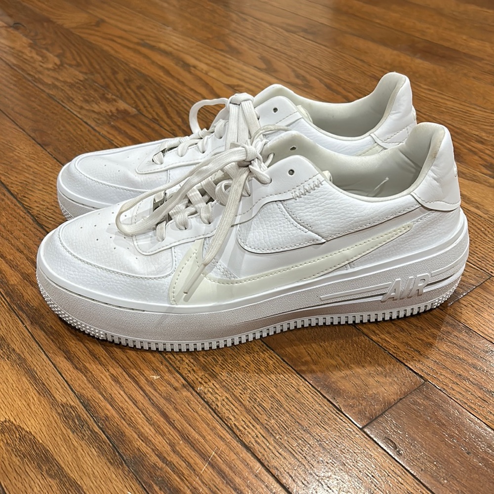 Women’s size 10 Nike Air Force 1 PLT.AF.ORM shoes